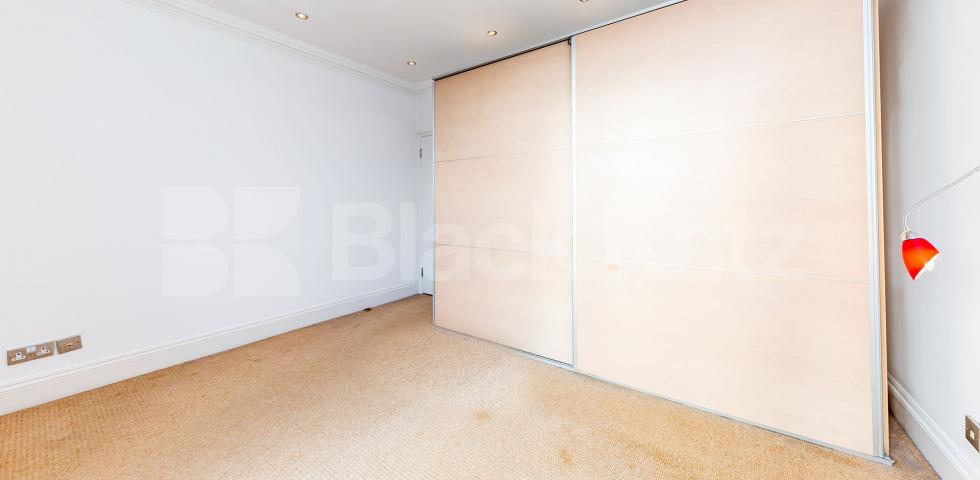 			MODERN ONE BED WITH ROOF TERRACE!, 1 Bedroom, 1 bath, 1 reception Flat			 Tollington Way, HOLLOWAY